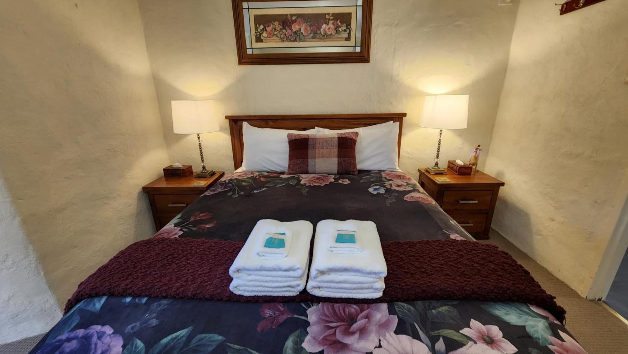 Riesling Trail & Clare Valley Cottages Стая снимка