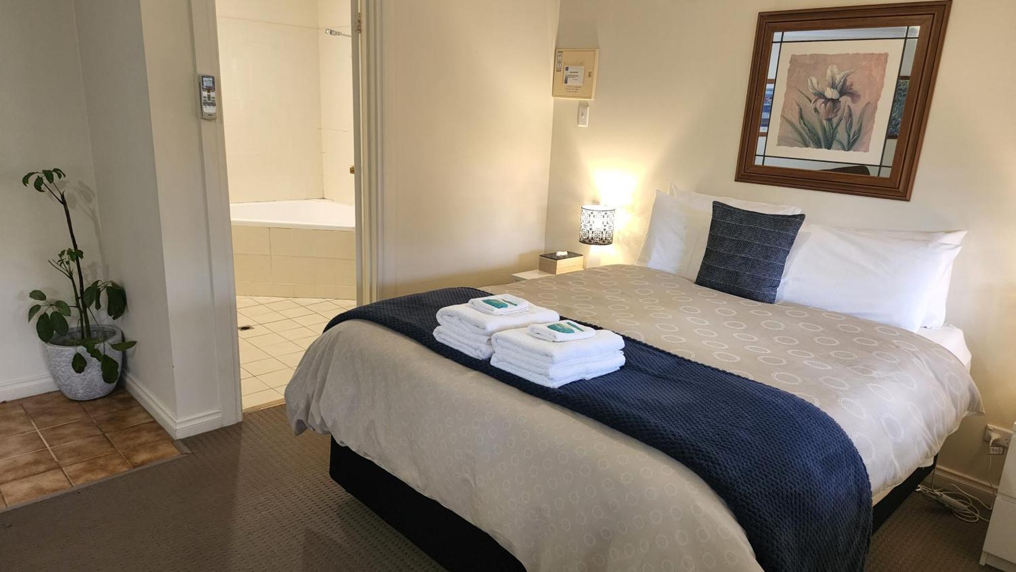 Riesling Trail & Clare Valley Cottages Стая снимка
