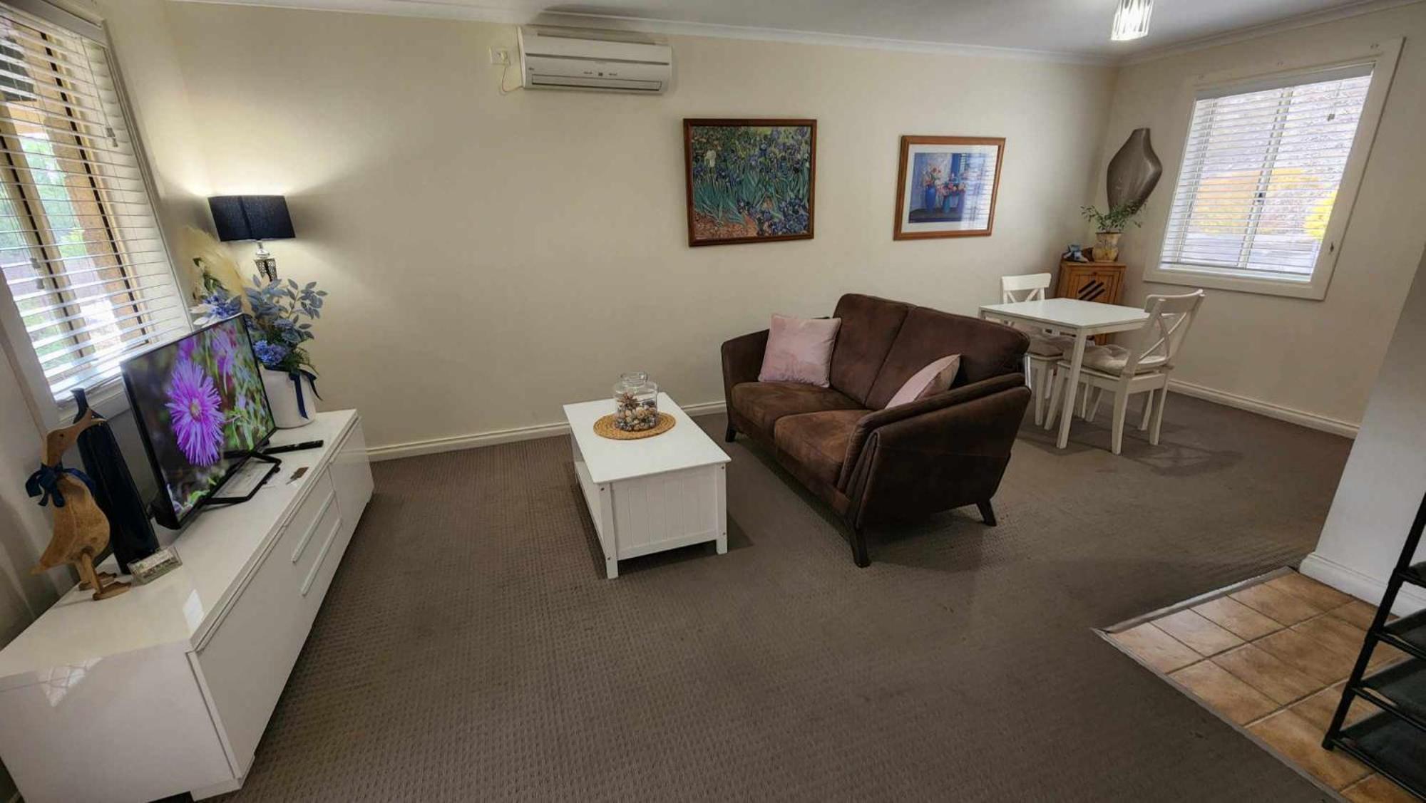 Riesling Trail & Clare Valley Cottages Стая снимка