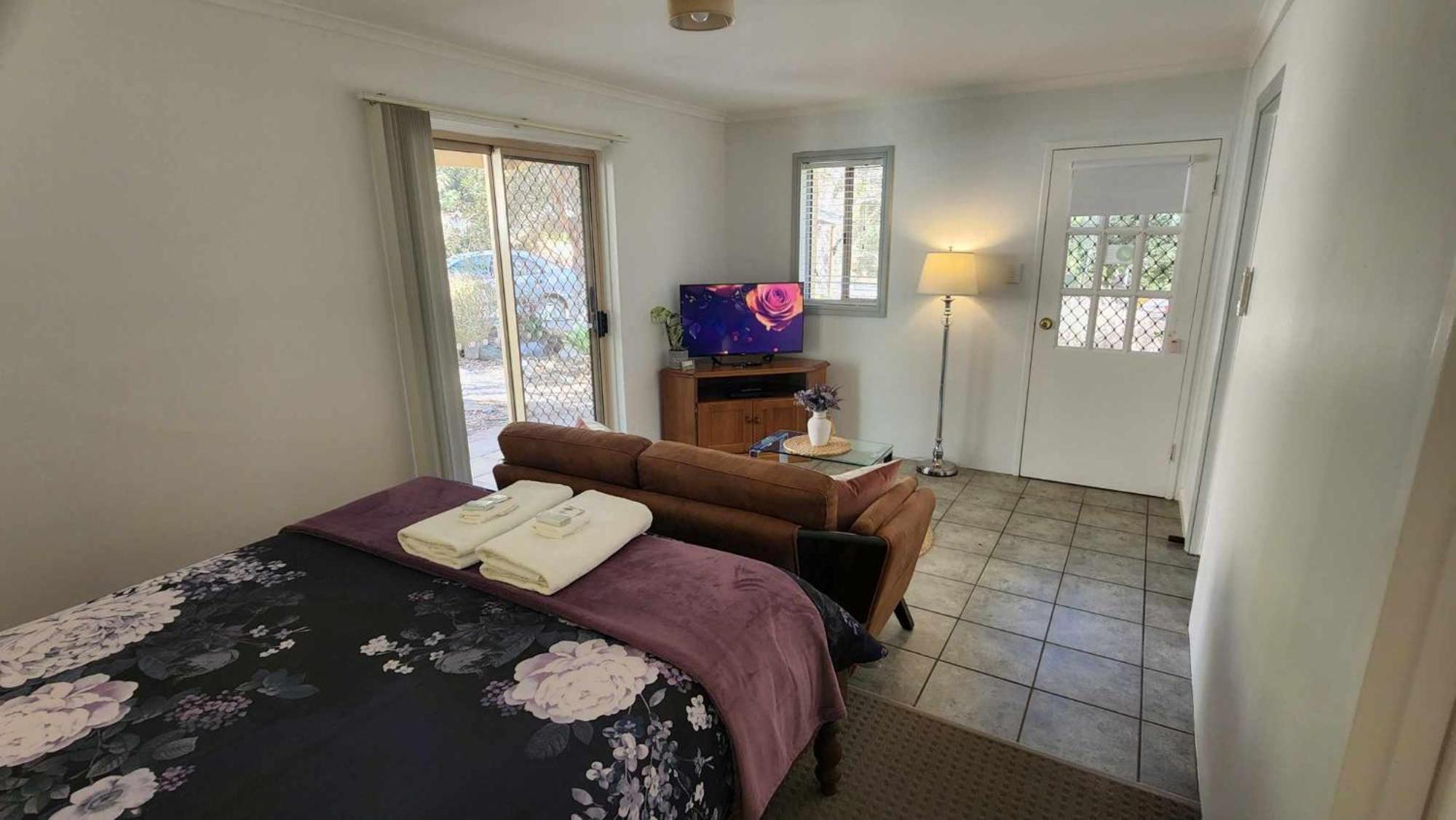 Riesling Trail & Clare Valley Cottages Стая снимка