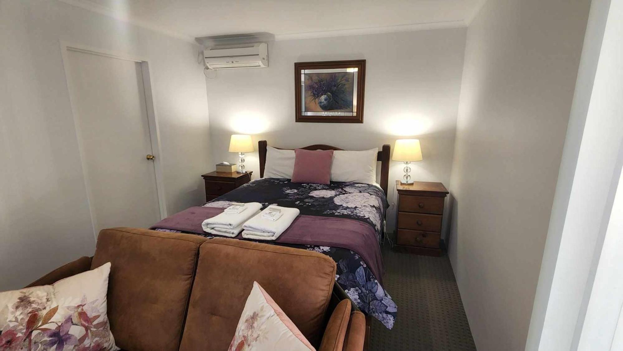 Riesling Trail & Clare Valley Cottages Стая снимка