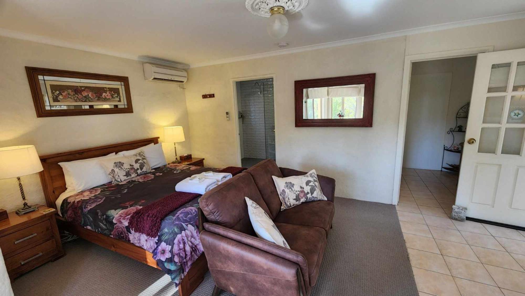 Riesling Trail & Clare Valley Cottages Стая снимка