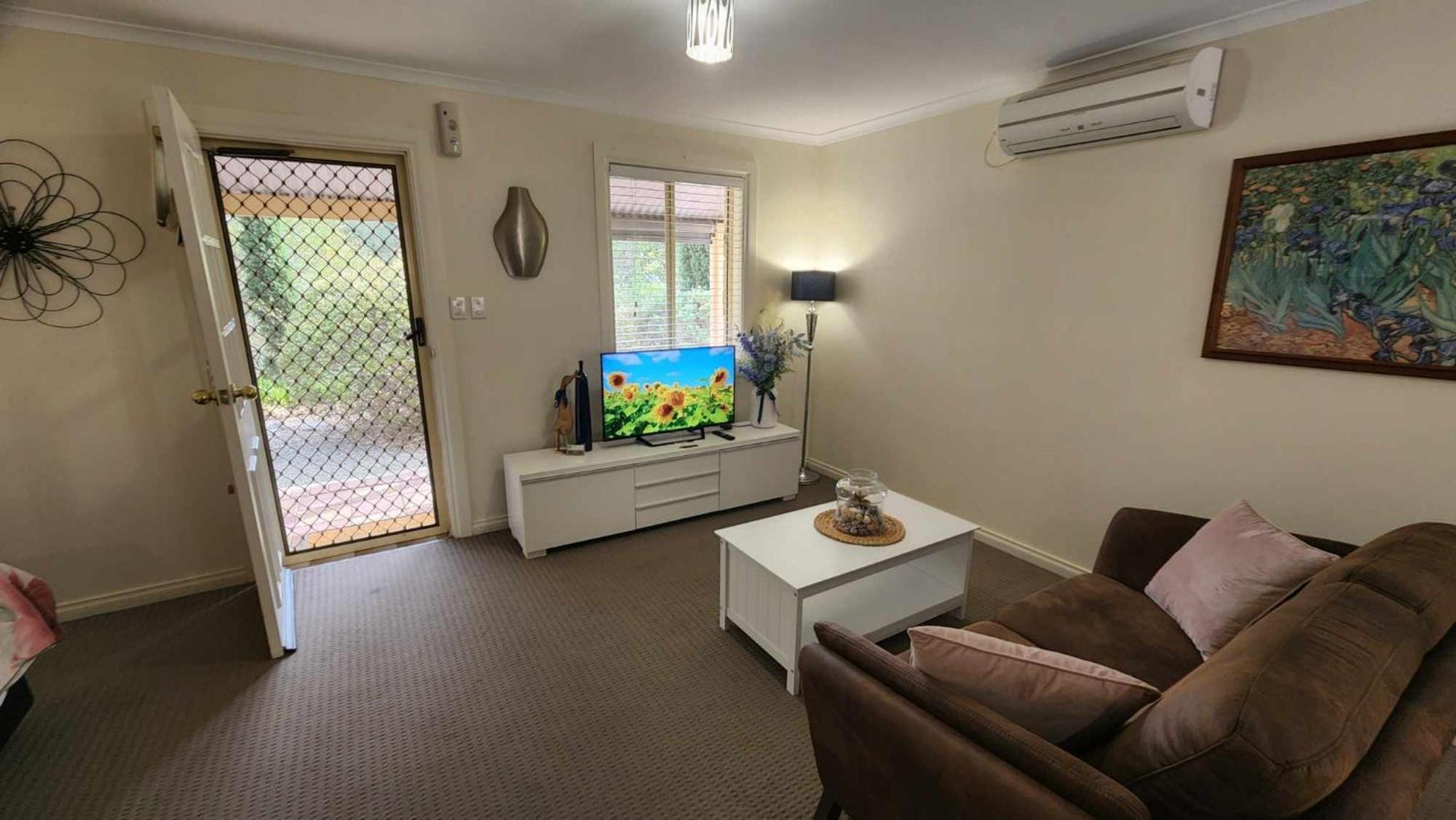 Riesling Trail & Clare Valley Cottages Стая снимка